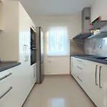 شقة Lamalu