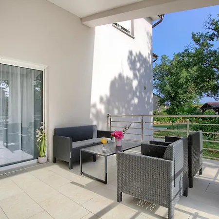 Apartment Lamalu *