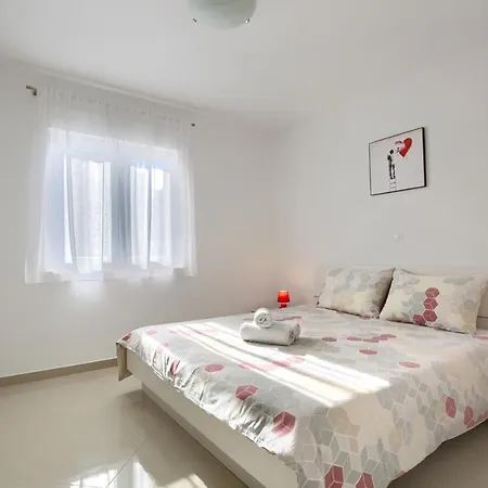 Apartment Lamalu Ližnjan