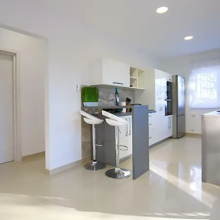 Apartment Lamalu Ližnjan